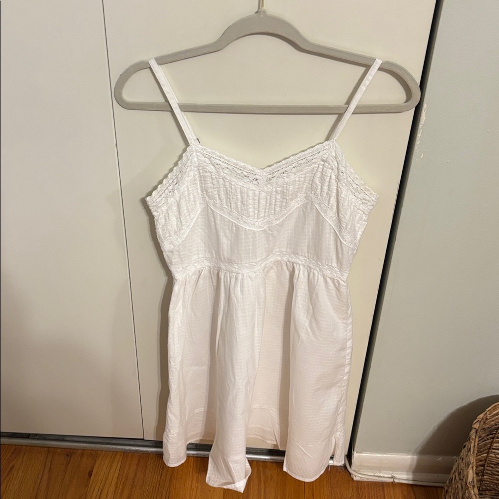 SO Classic White Dress